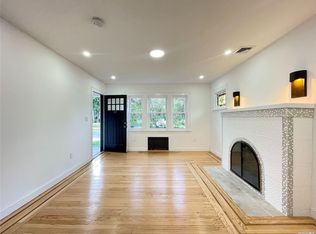 59 Linmouth Rd, Malverne, NY 11565