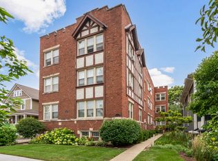 11 6th Ave APT 1B, La Grange, IL 60525