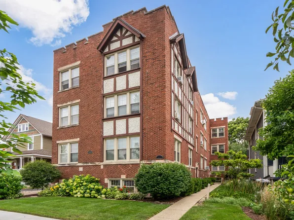 11 6th Ave APT 1B, La Grange, IL 60525