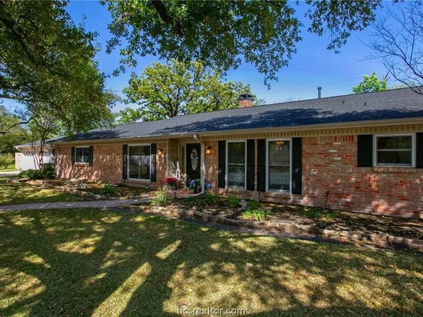 1124 Terrace Dr, Bryan, TX 77802