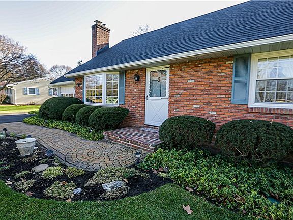 3rd image of 17 Meadowlark Dr