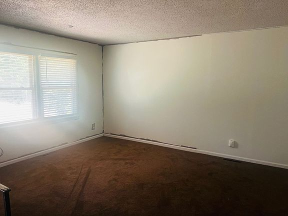 2nd image of 1520 Rockwell Dr