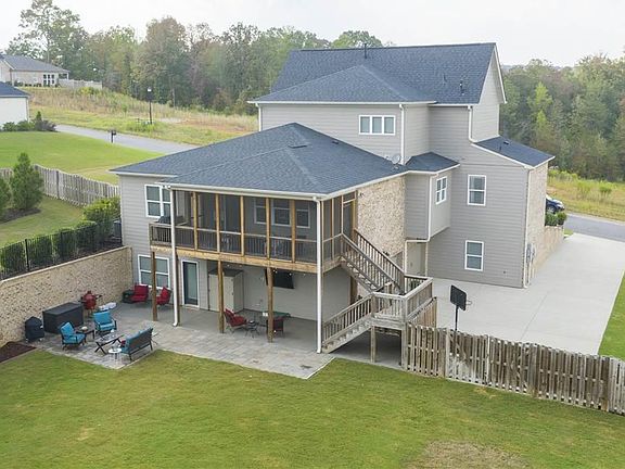 2nd image of 550 Riverwoods Lndg