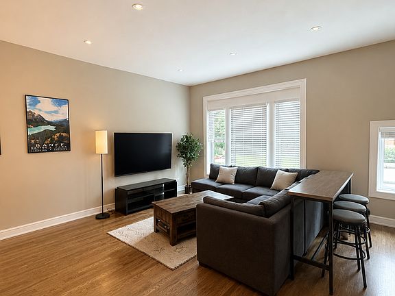4th image of 2149 N Racine Ave APT 1