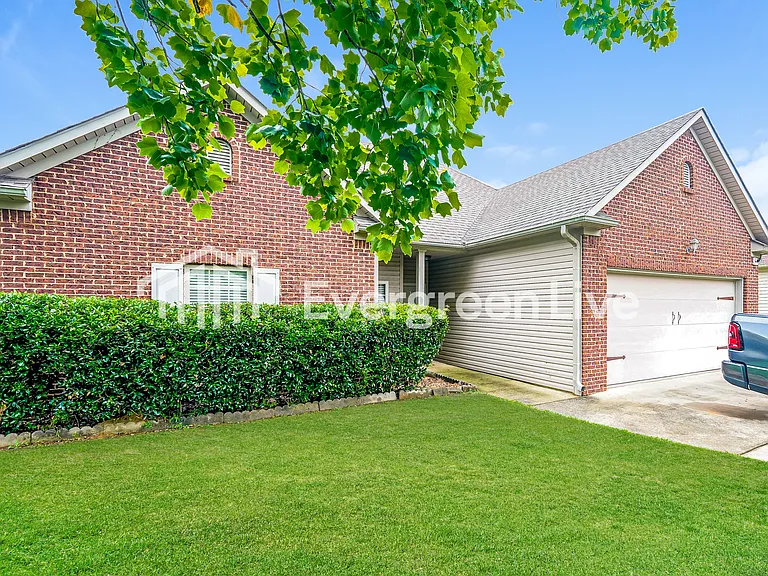 101 Merimeadows Dr — Photo 1