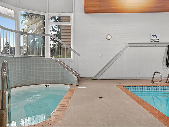 4th image of 5125 Riverbend Rd NW #106