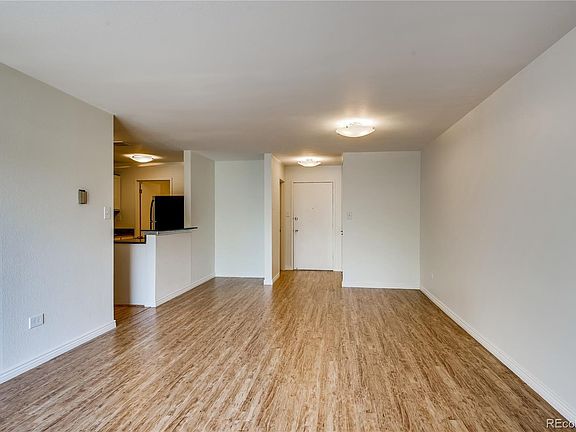5th image of 700 N Washington St APT 307