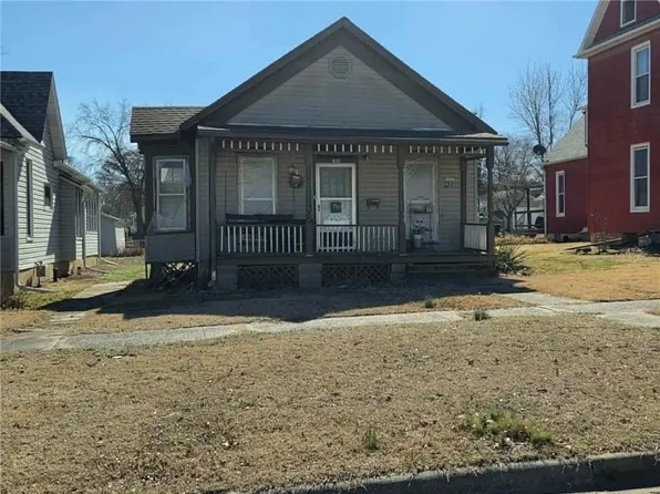 410 W 8th St, Fort Scott, KS 66701