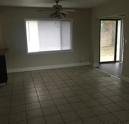5th image of 10896 Regency Dr