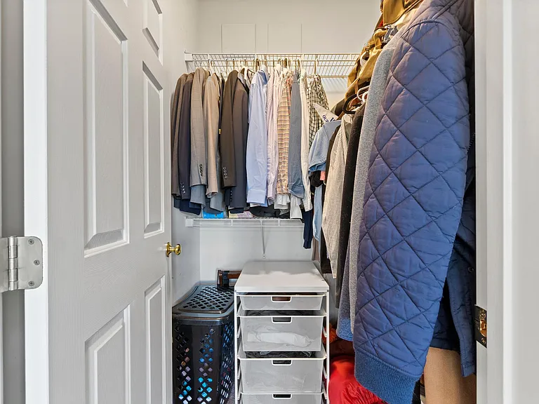 2nd walk in closet in MBR