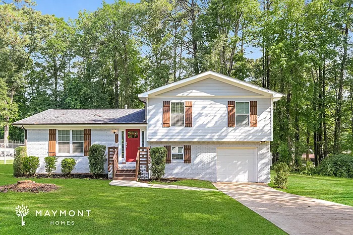 4111 Northstrand Dr — Photo 1