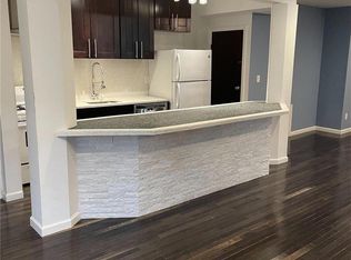 200 Elm St FLOOR 1, Roslyn Heights, NY 11577