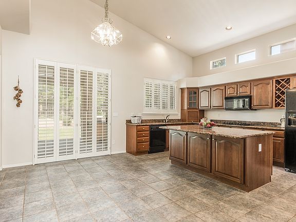 4th image of 6996 W Aurora Dr