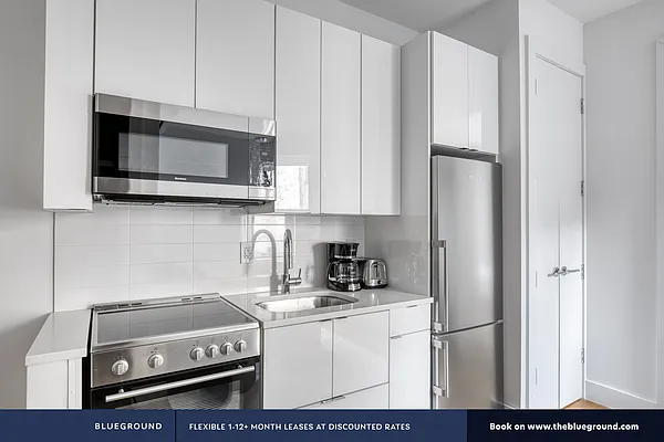 Rented by The Blueground | media 12