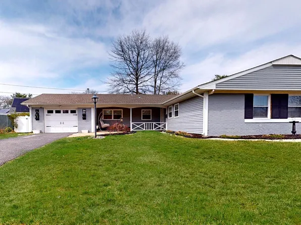 35 Globe Ln, Willingboro, NJ 08046