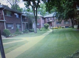 105 Meadowbrook Rd, Englewood, NJ 07631