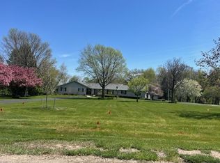 4302 Hillcrest Ln, Sterling, IL 61081