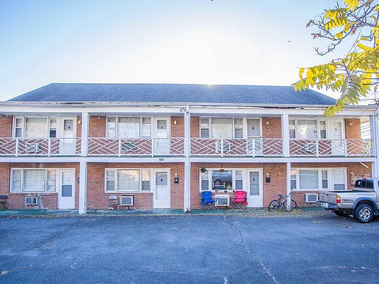 101 Carrollton Terrace — Photo 1