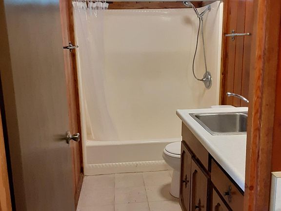3rd image of 504 Maluniu Ave #B