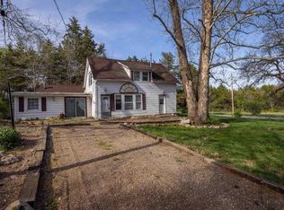 7027 SW 10th St, Topeka, KS 66615