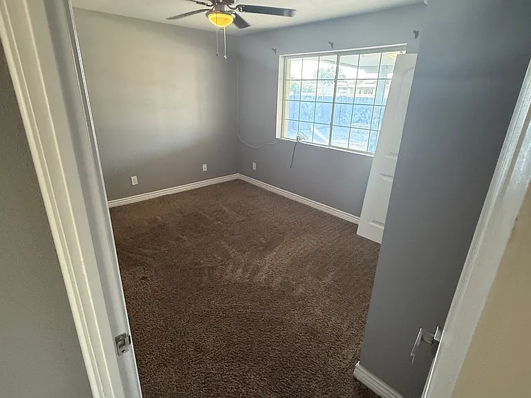 5304 W Beck Ln — Photo 20
