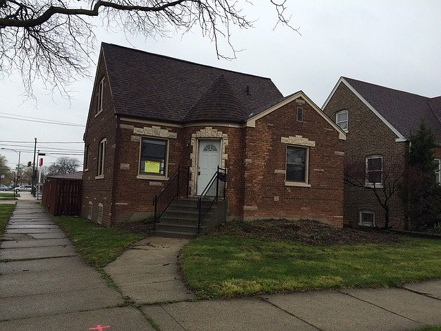 1st image of 5001 S La Crosse Ave