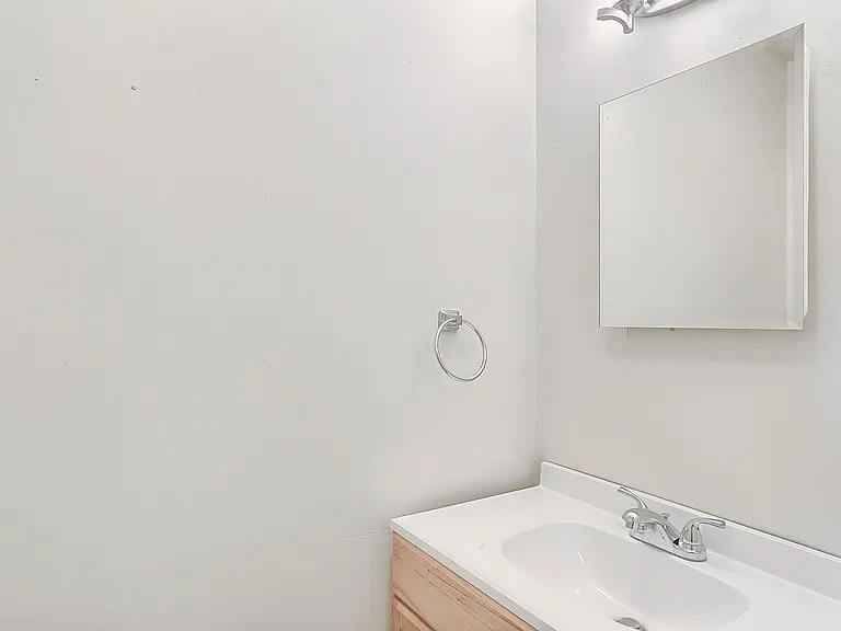 605 English Creek Ct — Photo 10