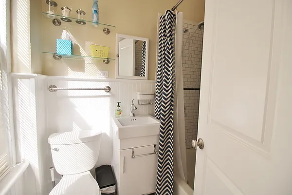 Rented by Julianna Realty Corp | media 25