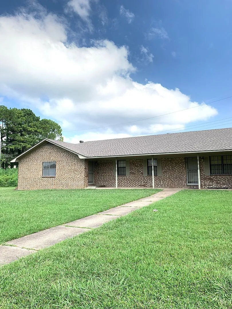 1706 Belt — Photo 1