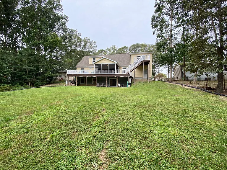 2094 Fieldcrest Dr — Photo 37