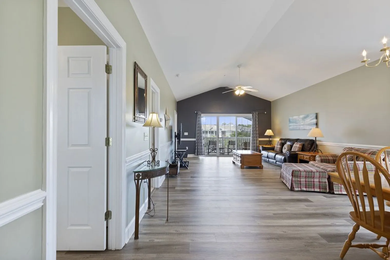 2 bed, 2.0 bath, 1194 sqft, $2,949 — Photo 4