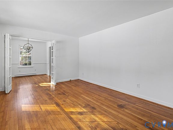 5th image of 412 Pagebrook Dr