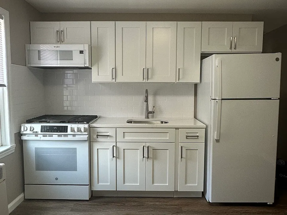 239 E Main St #4