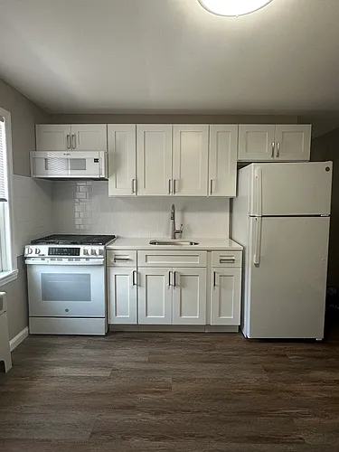 239 E Main St #4 Photo 1