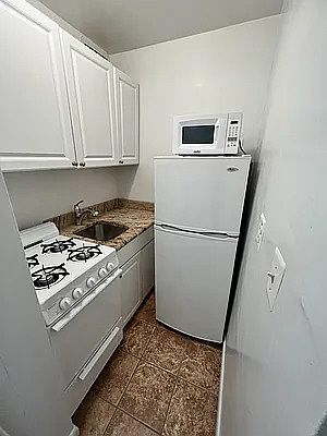 1st image of 1616 York Ave Studio 1
