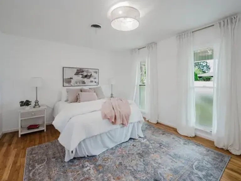 Crest Dr — Photo 20