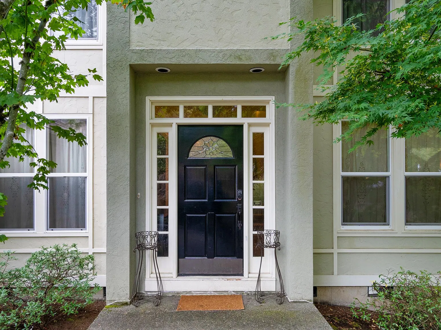 4 bed, 3.5 bath, 3780 sqft, $4,800 — Photo 3