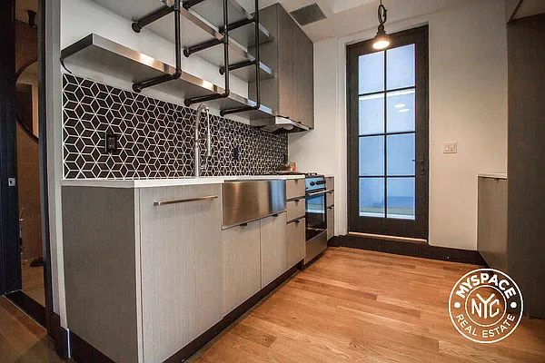 Rented by MySpaceNYC | media 6