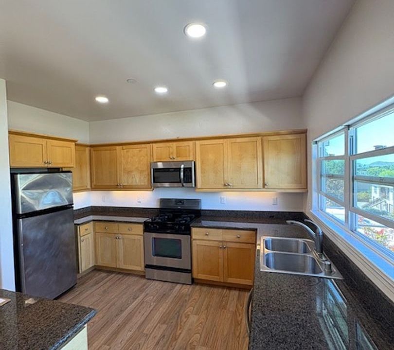 1st image of 491 N Chorro St