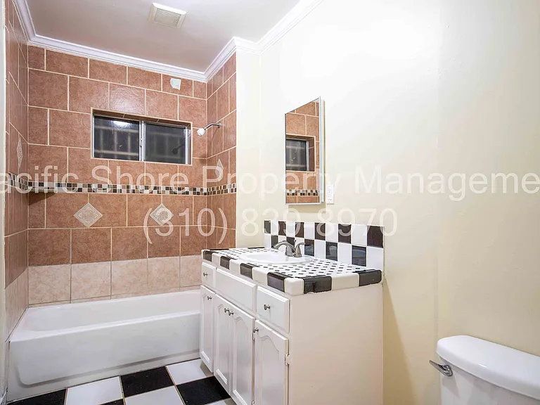 1411 Fedora Apartments — Photo 8