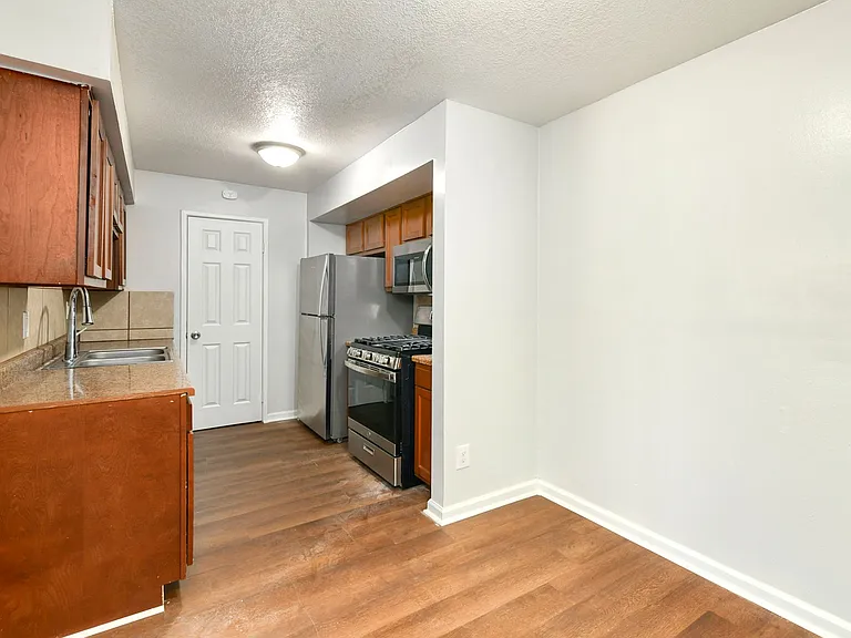 Legend Oaks Gated Community — Photo 37