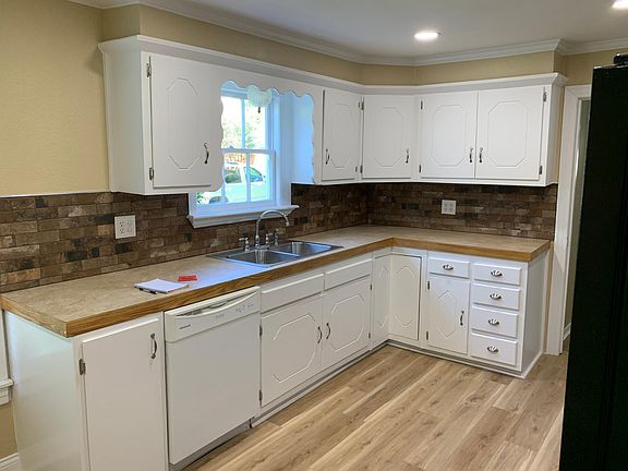 4th image of 319 N Holly Ave