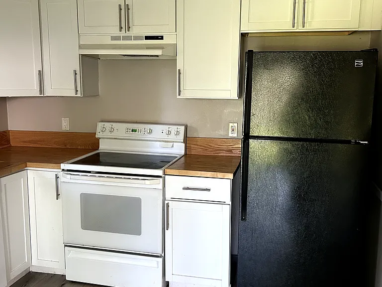 kitchen/fridge