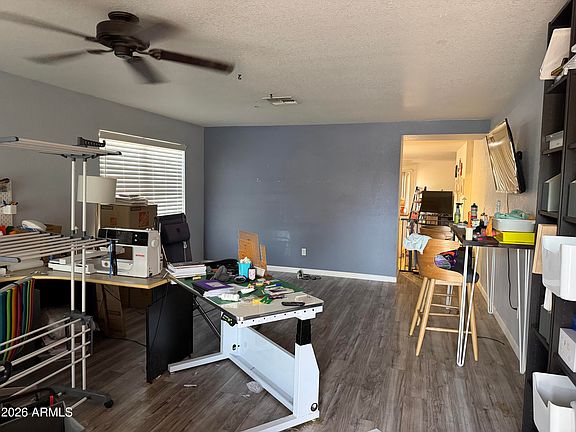 5th image of 1117 E GWEN Street