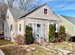 22 Oakwood Pl, North Brunswick, NJ 08902