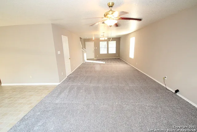 9715 Amber Ledge — Photo 34