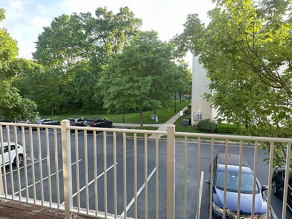 3rd image of 326 Coppola Dr