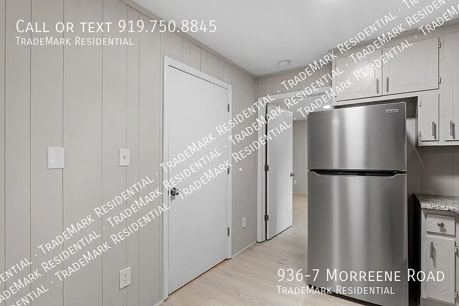 Newly Renovated, Modern Apartment — Photo 3
