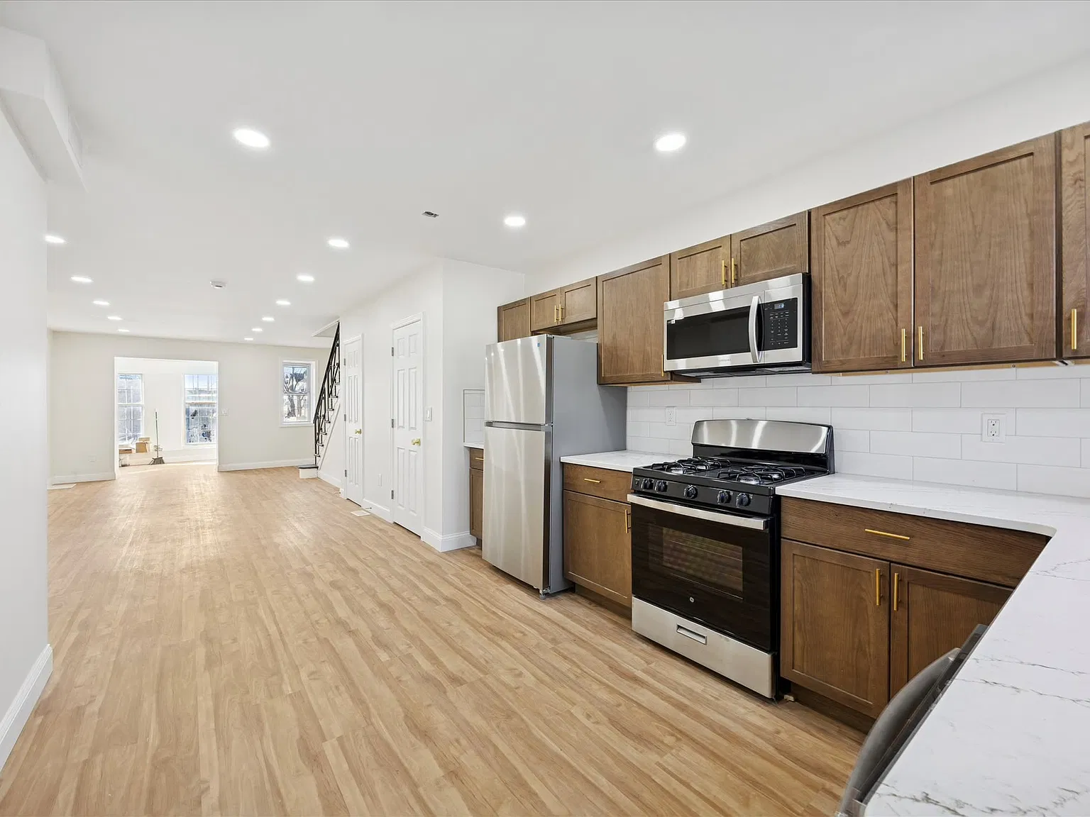 Gorgeous Home Available Now! — Photo 3