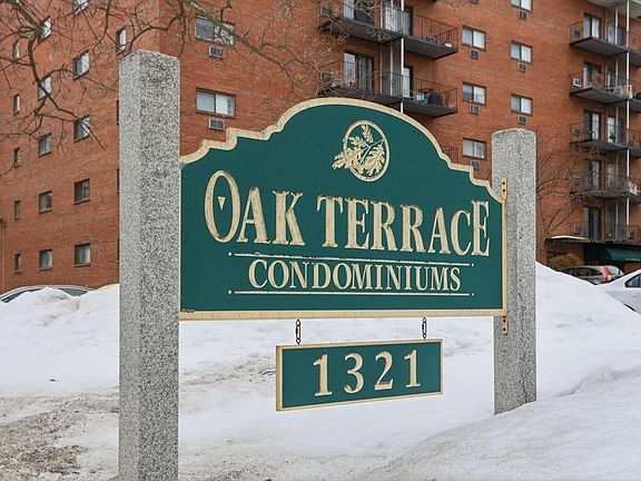 2nd image of 1321 Worcester Rd APT 201